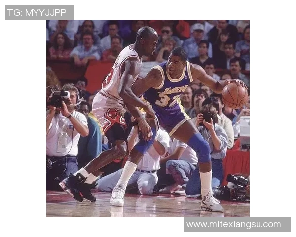 科比与德雷克斯勒的传奇对决：篮球历史上的巅峰时刻与风云对比